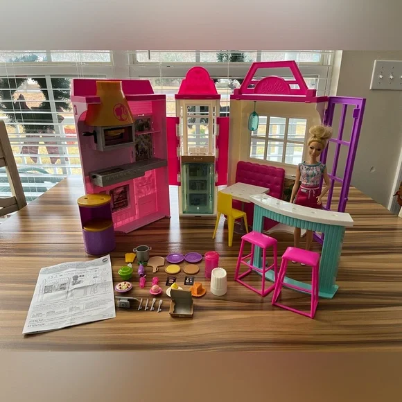 Barbie Cook ‘n Grill Restaurant Playset with Barbie Doll, 36 Pieces - Picture 7 of 12